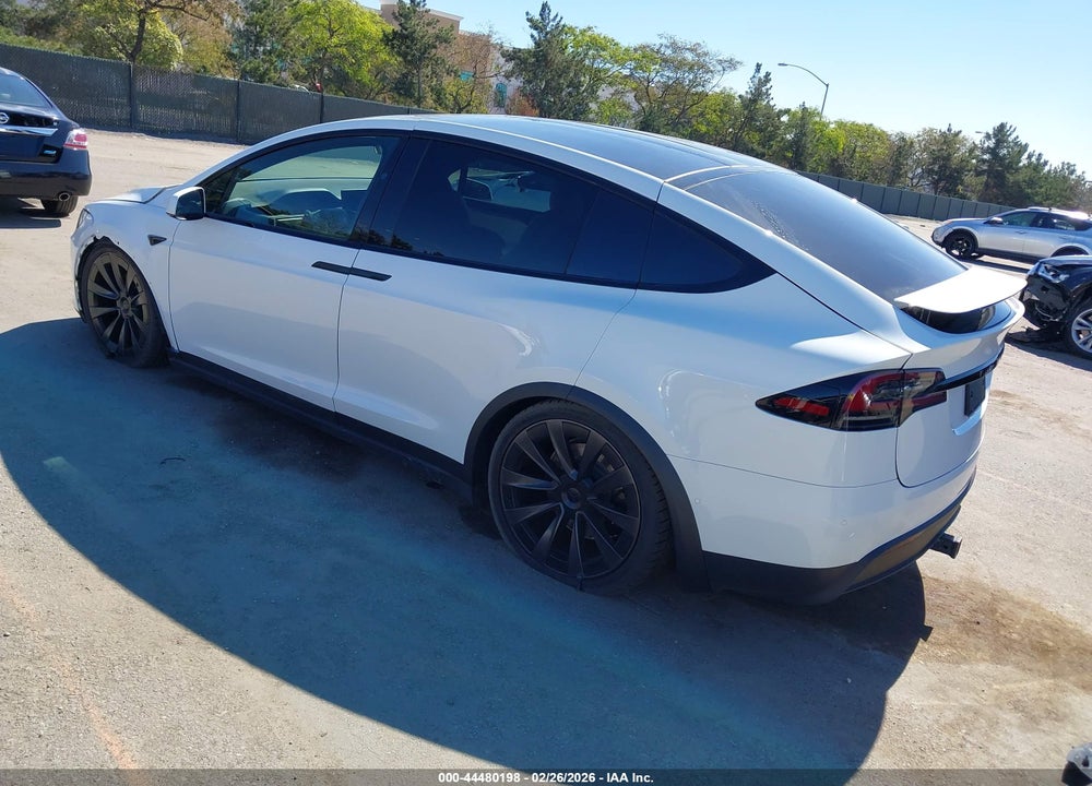 2022 TESLA MODEL X PLAID TRI MOTOR ALL-WHEEL DRIVE VIN: 7SAXCBE63NF349390