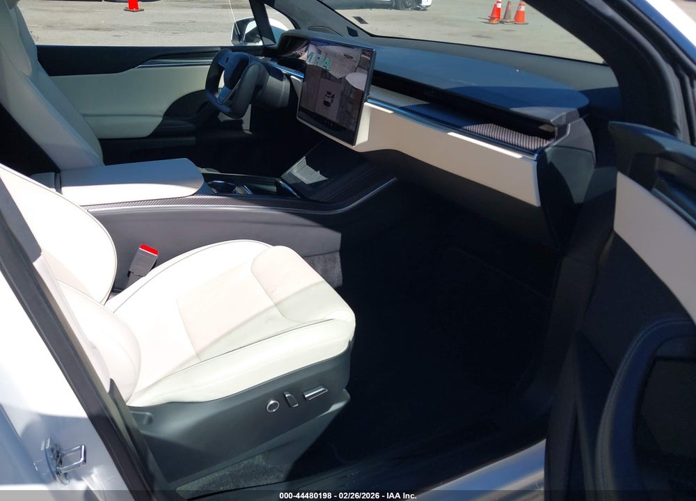2022 TESLA MODEL X PLAID TRI MOTOR ALL-WHEEL DRIVE VIN: 7SAXCBE63NF349390