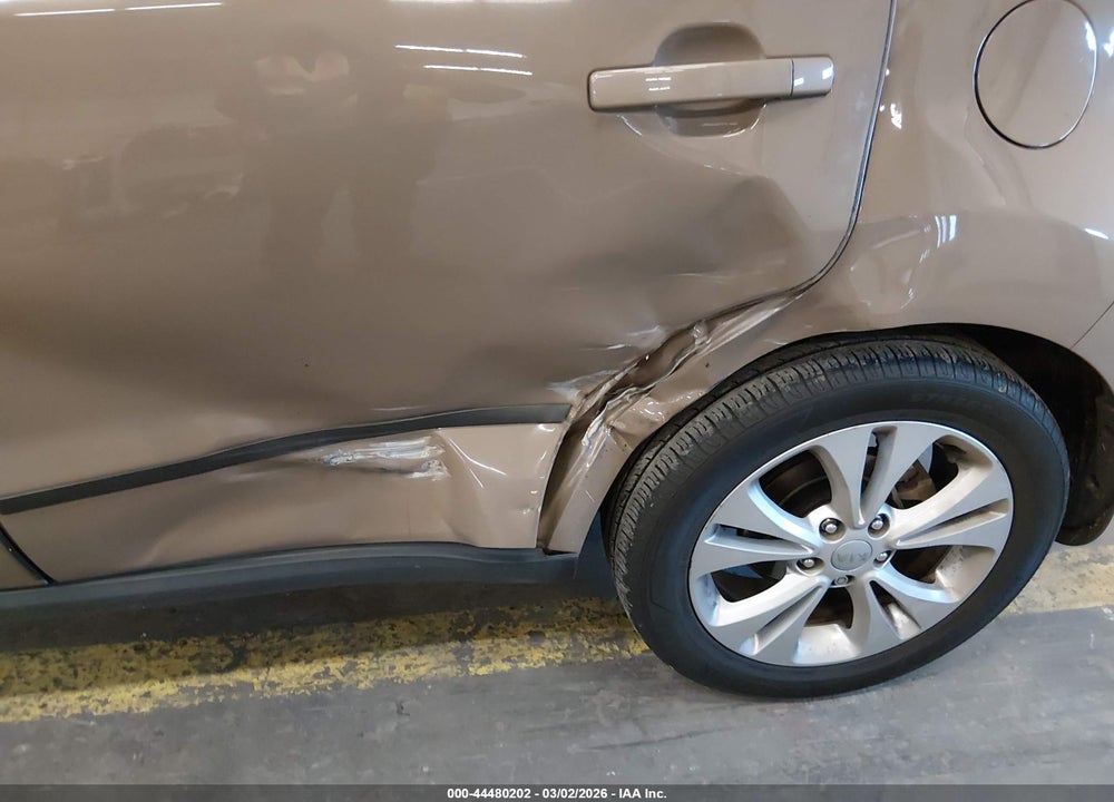2014 KIA SOUL + VIN: KNDJP3A56E7078552