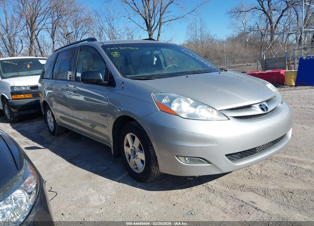 2008 TOYOTA SIENNA XLE VIN: 5TDZK22C68S207084