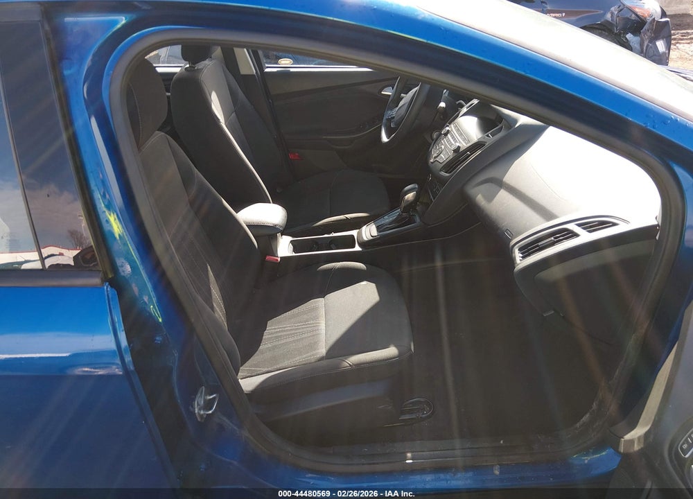 2018 FORD FOCUS SE VIN: 1FADP3F21JL301776