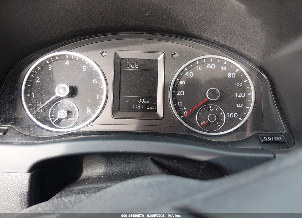 2011 VOLKSWAGEN TIGUAN S VIN: WVGBV7AX5BW560977