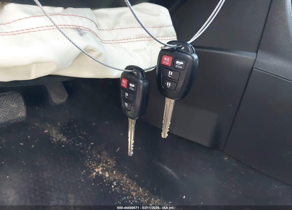 2017 TOYOTA COROLLA LE VIN: 5YFBURHE0HP716948