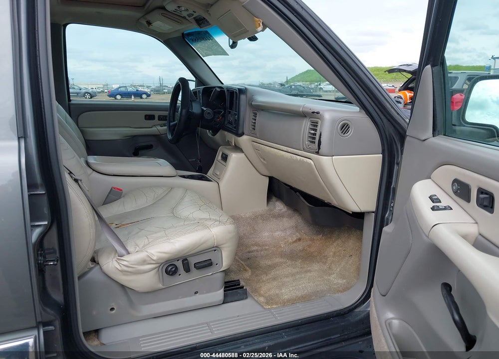 2002 GMC YUKON XL 1500 SLT VIN: 3GKFK16T52G213119