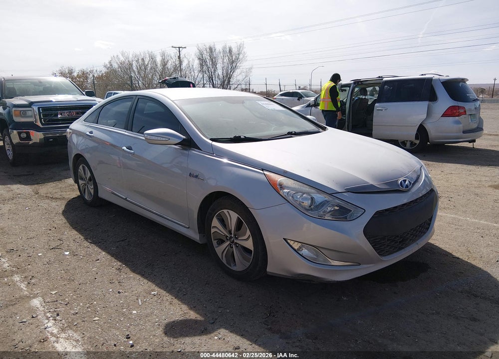 2015 HYUNDAI SONATA HYBRID LIMITED VIN: KMHEC4A4XFA130839