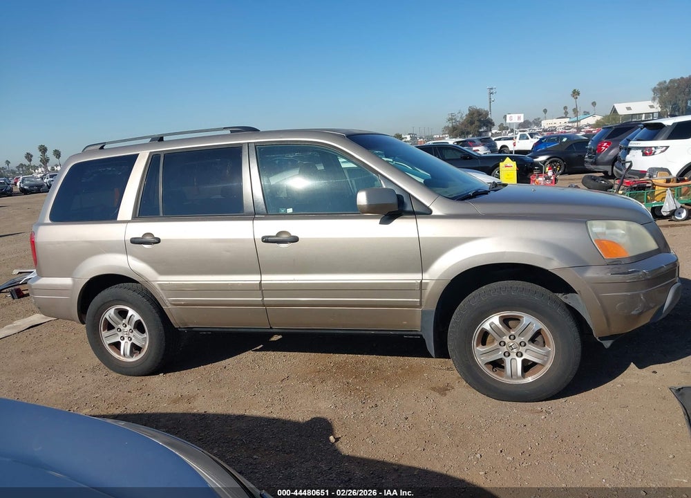 2005 HONDA PILOT EX VIN: 2HKYF18415H558609