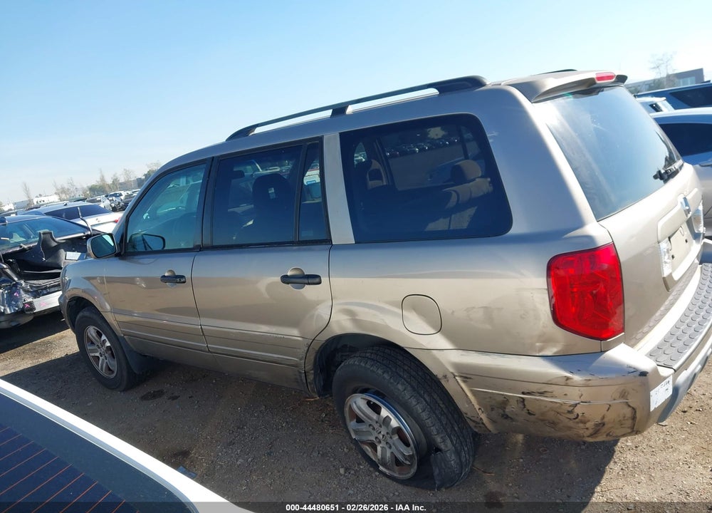 2005 HONDA PILOT EX VIN: 2HKYF18415H558609