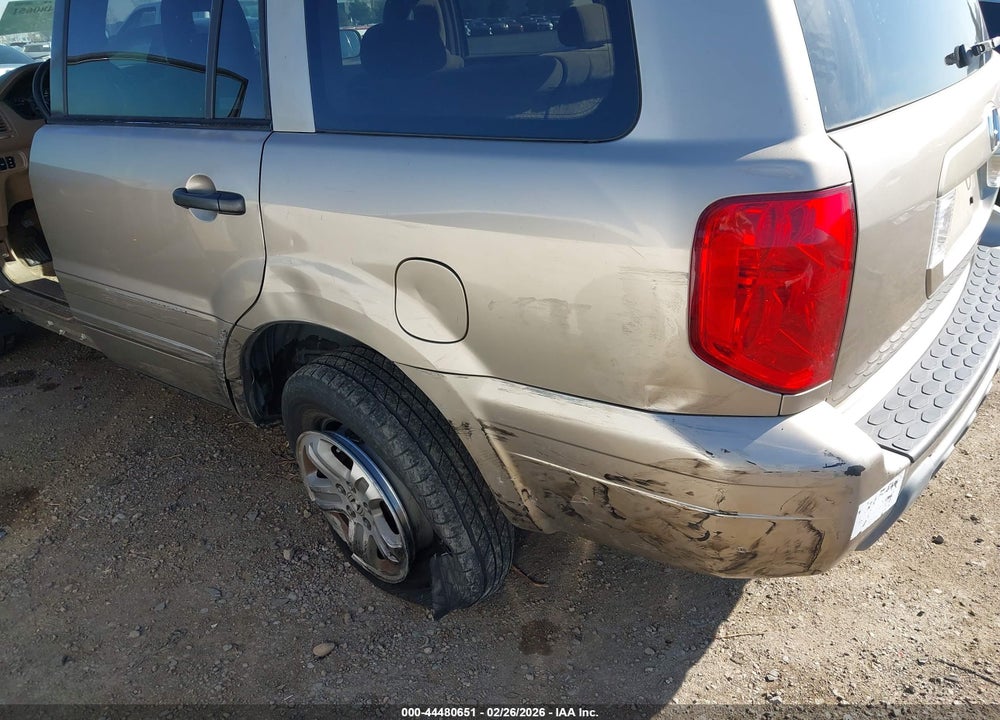 2005 HONDA PILOT EX VIN: 2HKYF18415H558609