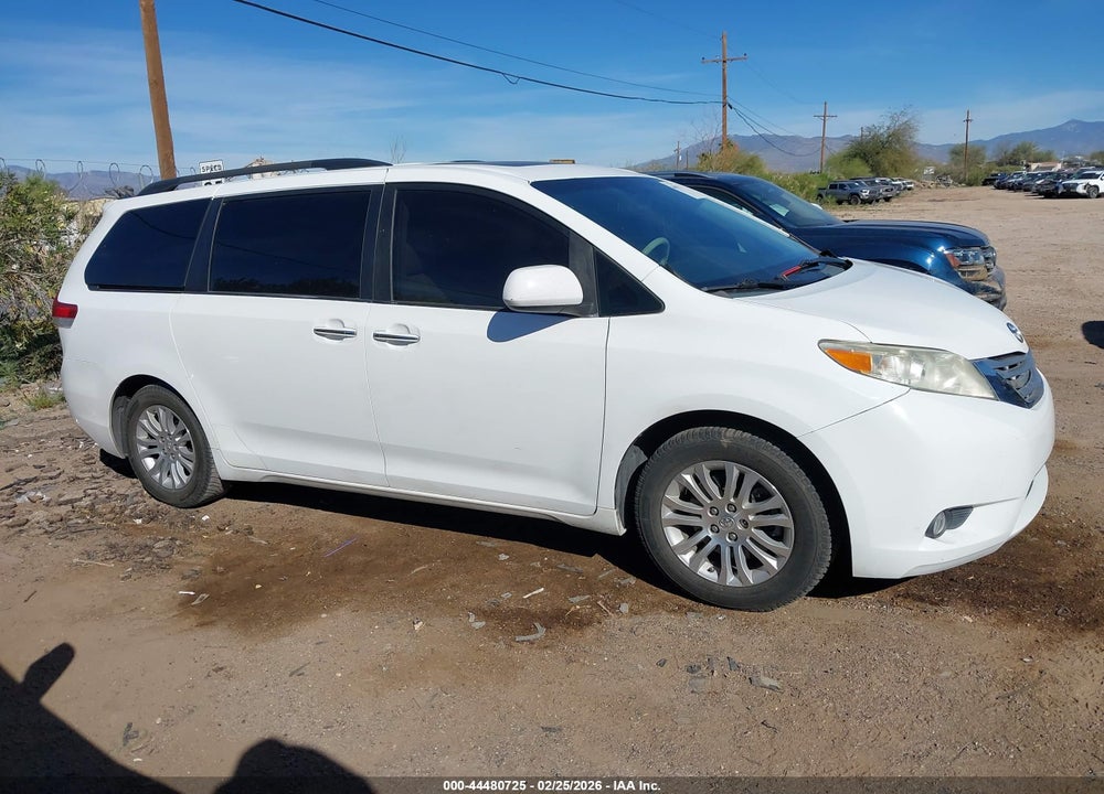 2011 TOYOTA SIENNA XLE V6 VIN: 5TDYK3DC0BS052473