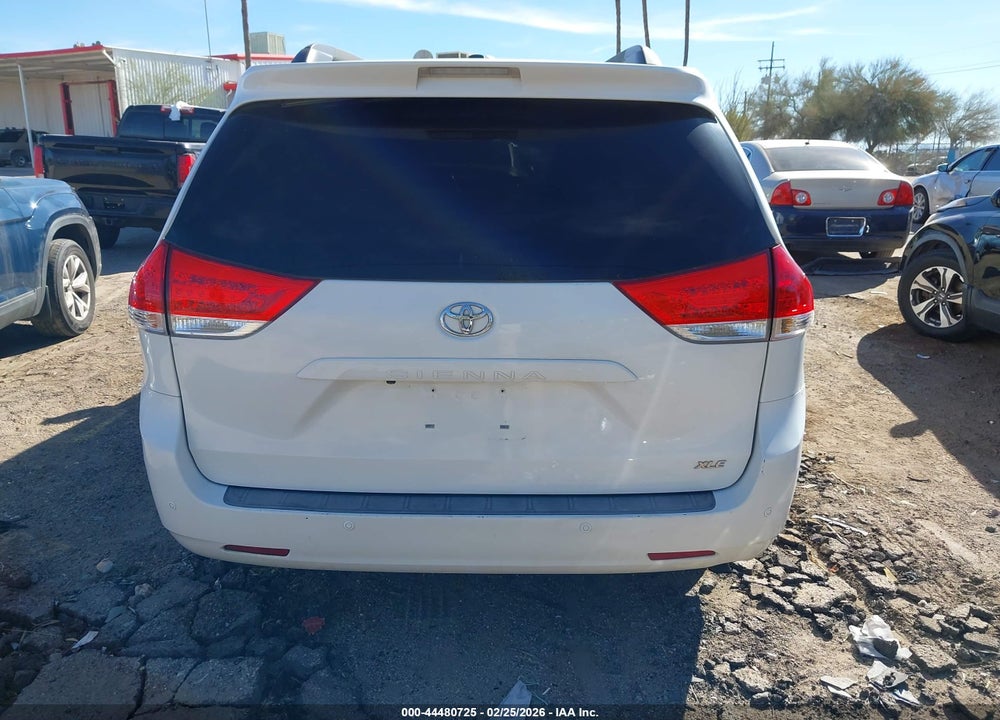 2011 TOYOTA SIENNA XLE V6 VIN: 5TDYK3DC0BS052473