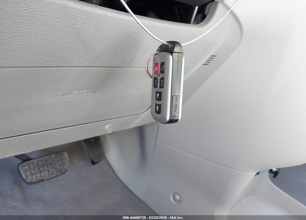 2011 TOYOTA SIENNA XLE V6 VIN: 5TDYK3DC0BS052473