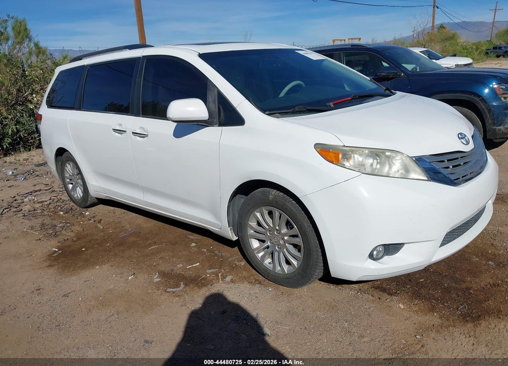 2011 TOYOTA SIENNA XLE V6 VIN: 5TDYK3DC0BS052473