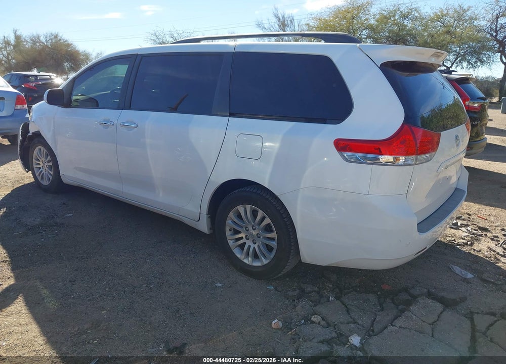 2011 TOYOTA SIENNA XLE V6 VIN: 5TDYK3DC0BS052473