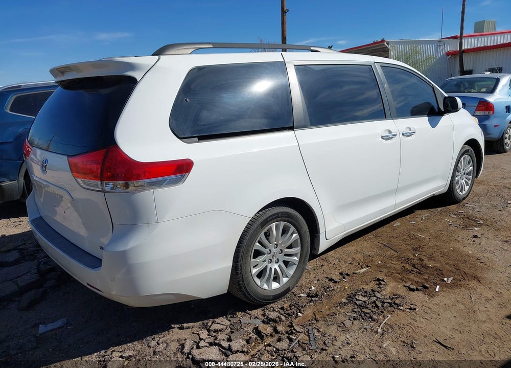 2011 TOYOTA SIENNA XLE V6 VIN: 5TDYK3DC0BS052473