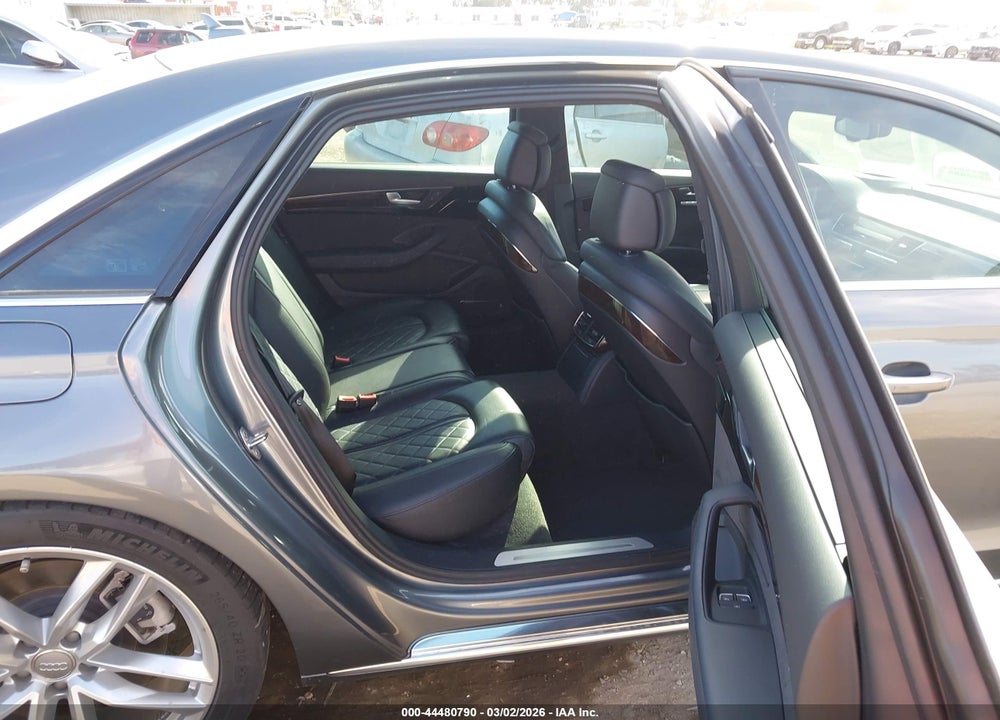 2015 AUDI A8 L 3.0T VIN: WAU3GAFD5FN008922