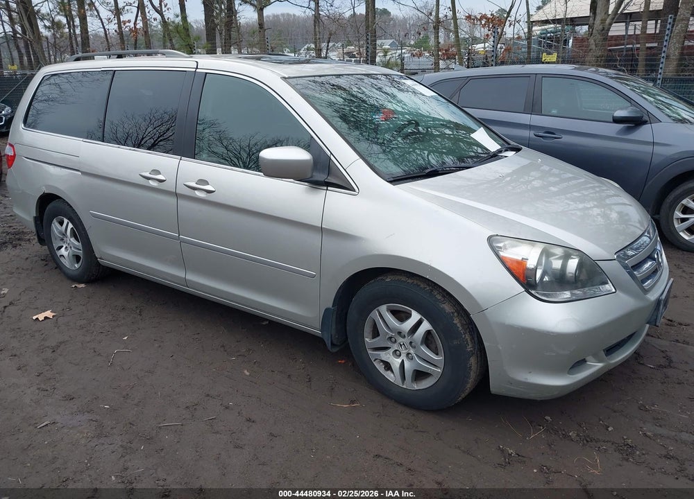 2005 HONDA ODYSSEY EX-L VIN: 5FNRL38705B054828