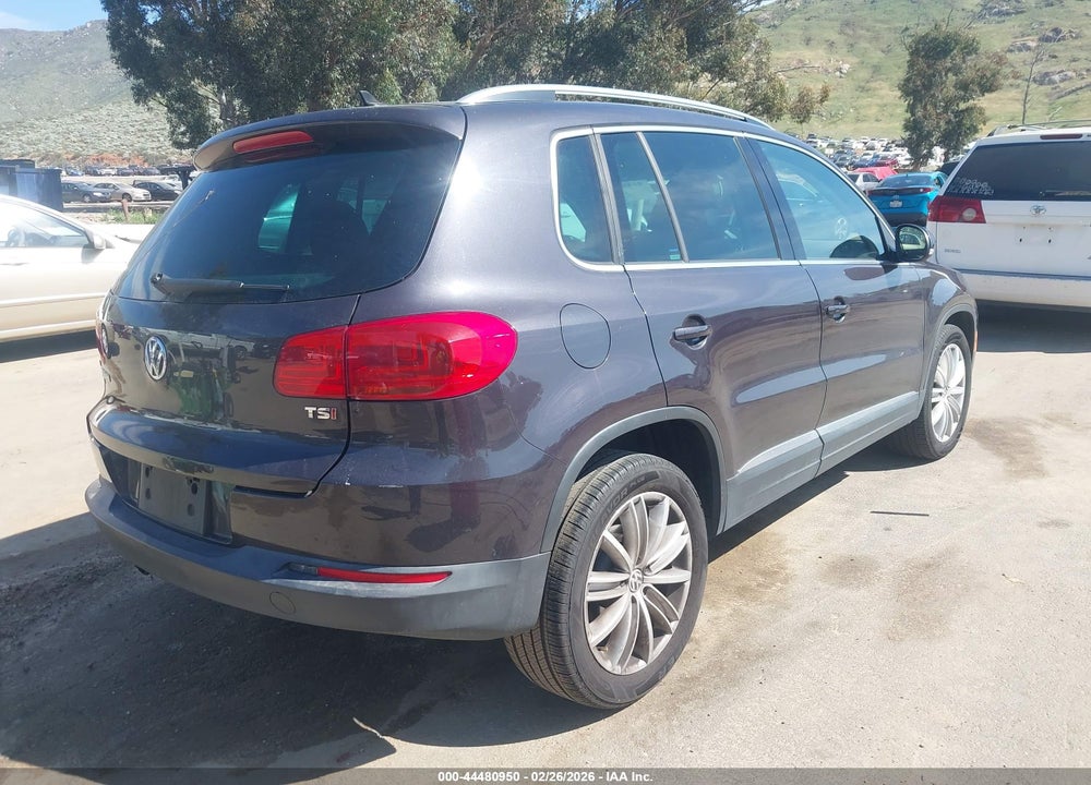 2016 VOLKSWAGEN TIGUAN SE VIN: WVGAV7AX1GW522343