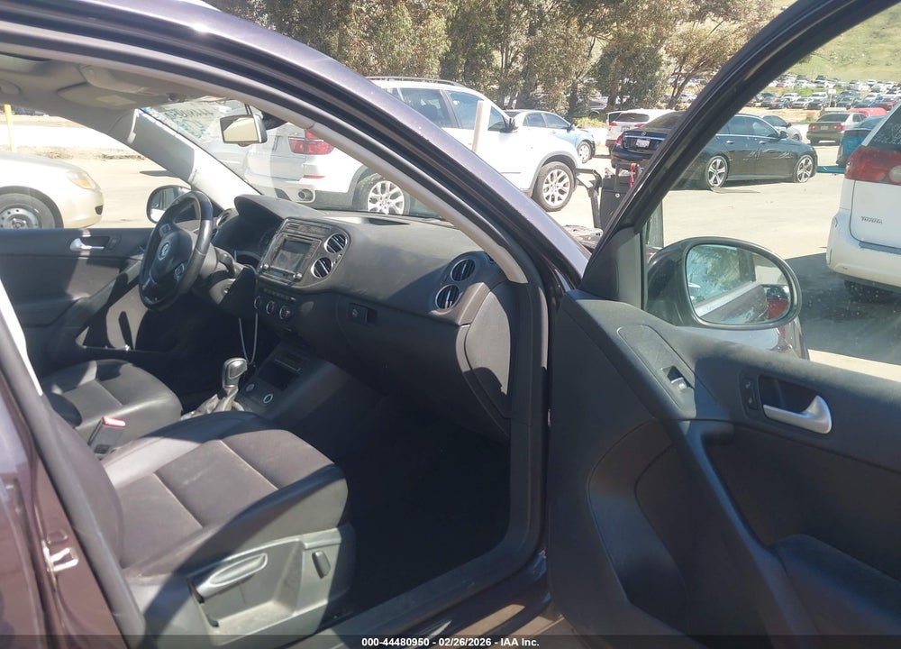 2016 VOLKSWAGEN TIGUAN SE VIN: WVGAV7AX1GW522343
