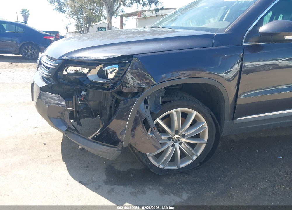 2016 VOLKSWAGEN TIGUAN SE VIN: WVGAV7AX1GW522343