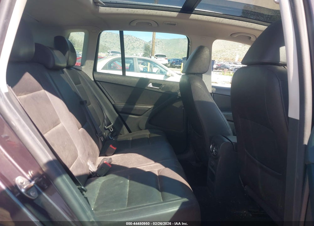 2016 VOLKSWAGEN TIGUAN SE VIN: WVGAV7AX1GW522343