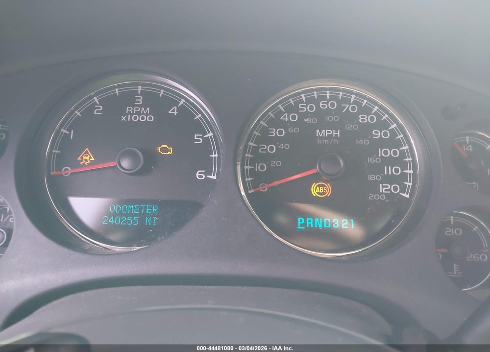 2008 GMC YUKON SLE VIN: 1GKFC13088R224907