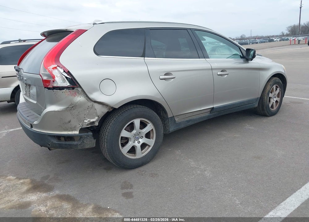 2011 VOLVO XC60 3.2 VIN: YV4952DL5B2200627