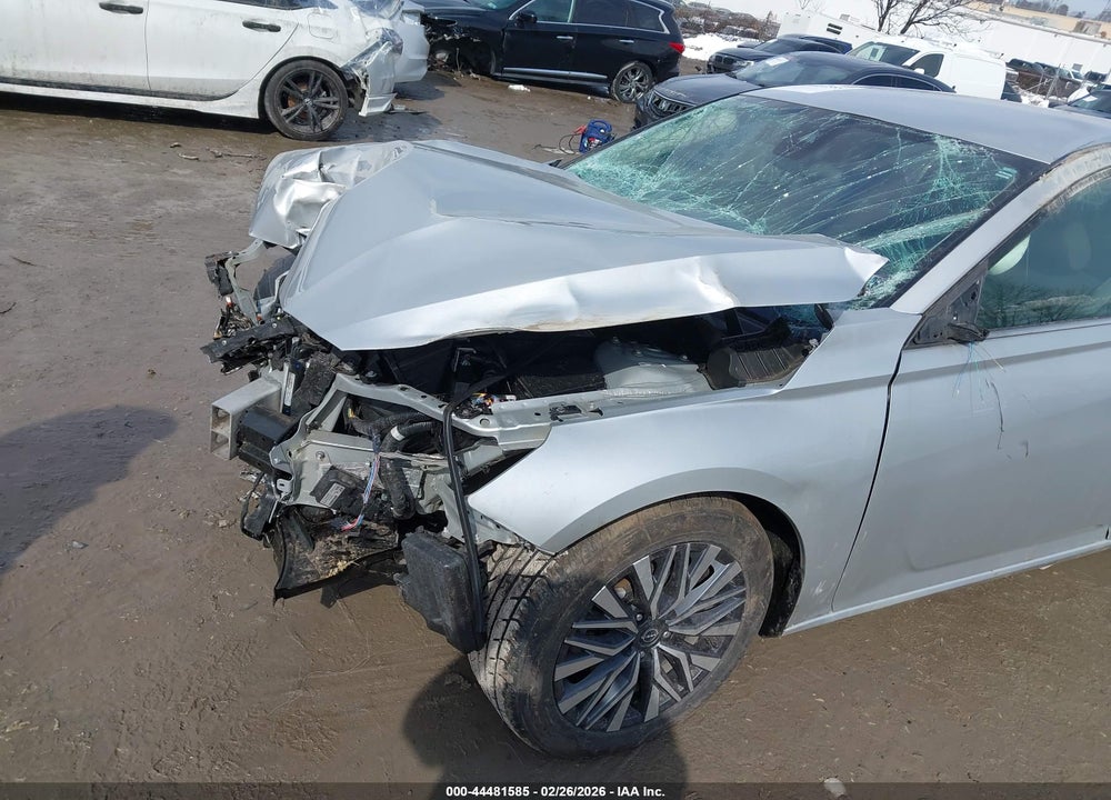 2024 NISSAN ALTIMA SV FWD VIN: 1N4BL4DV2RN304241