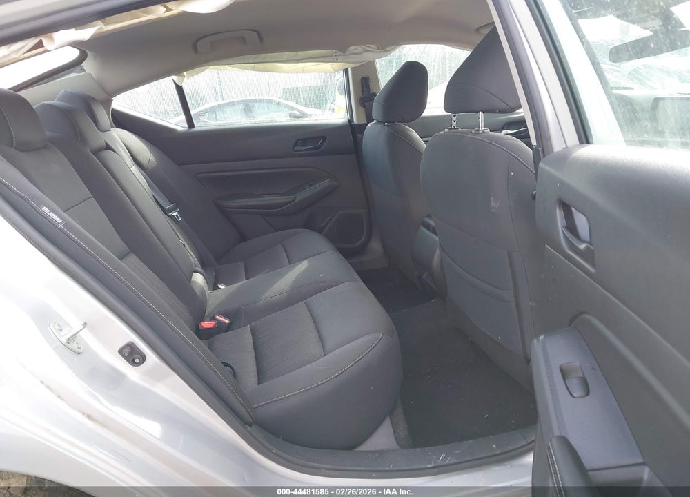 2024 NISSAN ALTIMA SV FWD VIN: 1N4BL4DV2RN304241