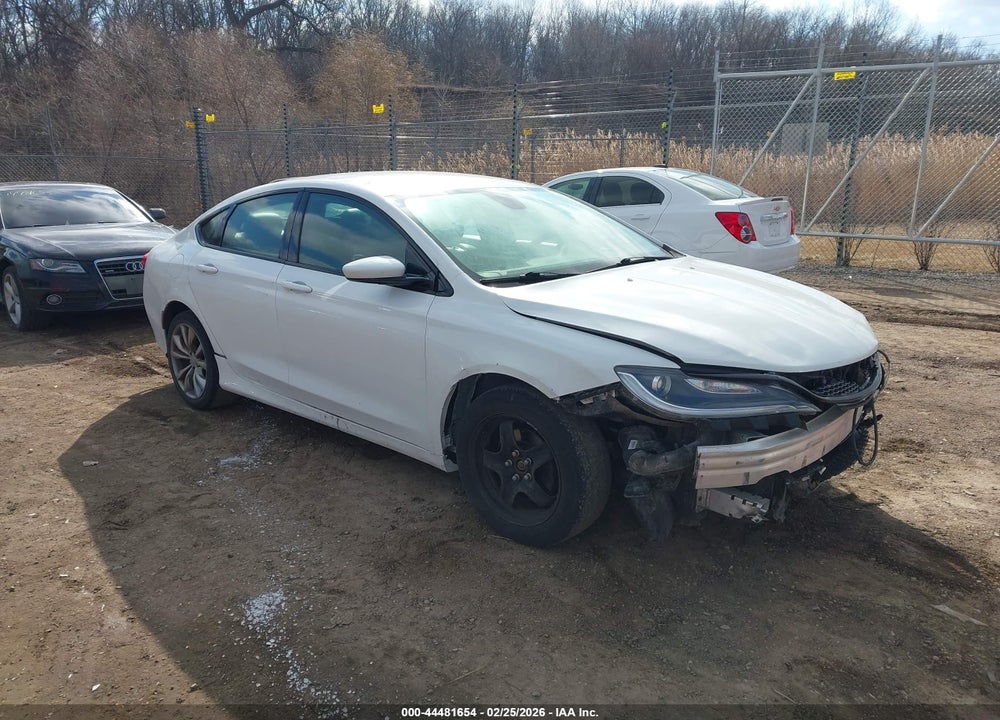 2015 CHRYSLER 200 S VIN: 1C3CCCBB6FN729513