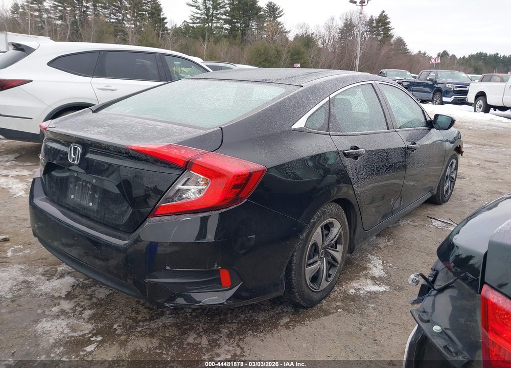 2018 HONDA CIVIC LX VIN: 2HGFC2F50JH591560