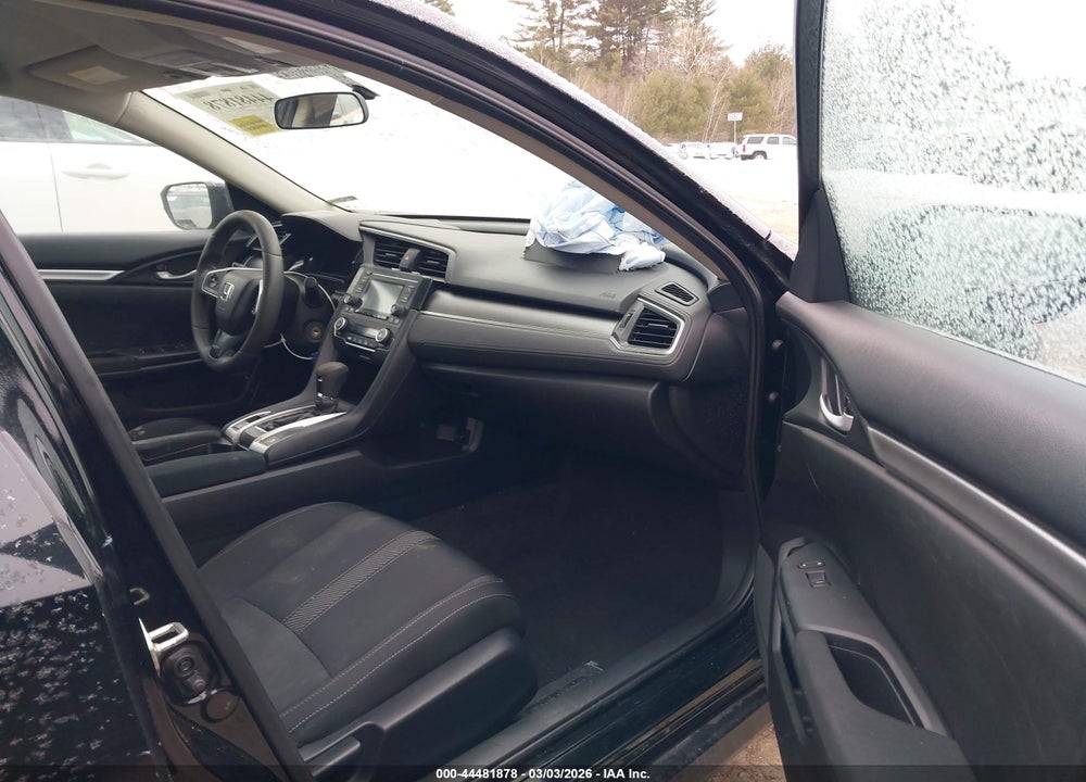 2018 HONDA CIVIC LX VIN: 2HGFC2F50JH591560