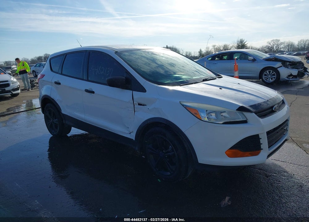 2016 FORD ESCAPE S VIN: 1FMCU0F70GUA37540