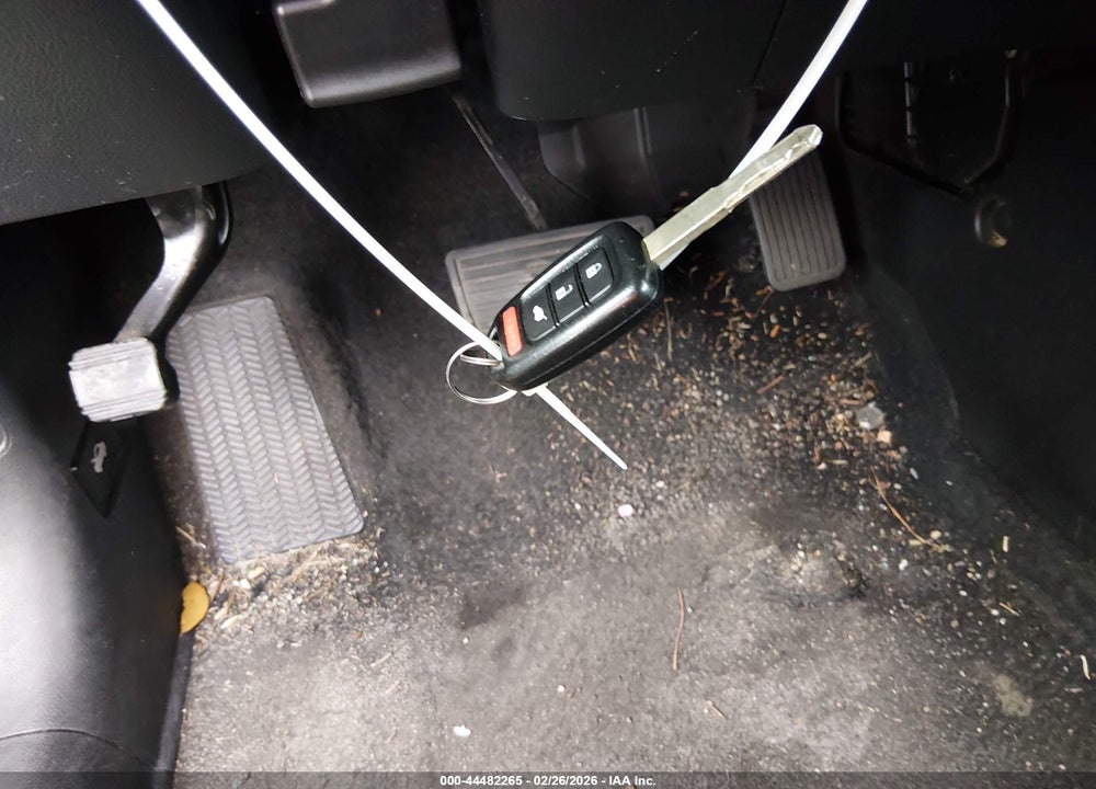 2016 HONDA CR-V LX VIN: 2HKRM4H35GH647377