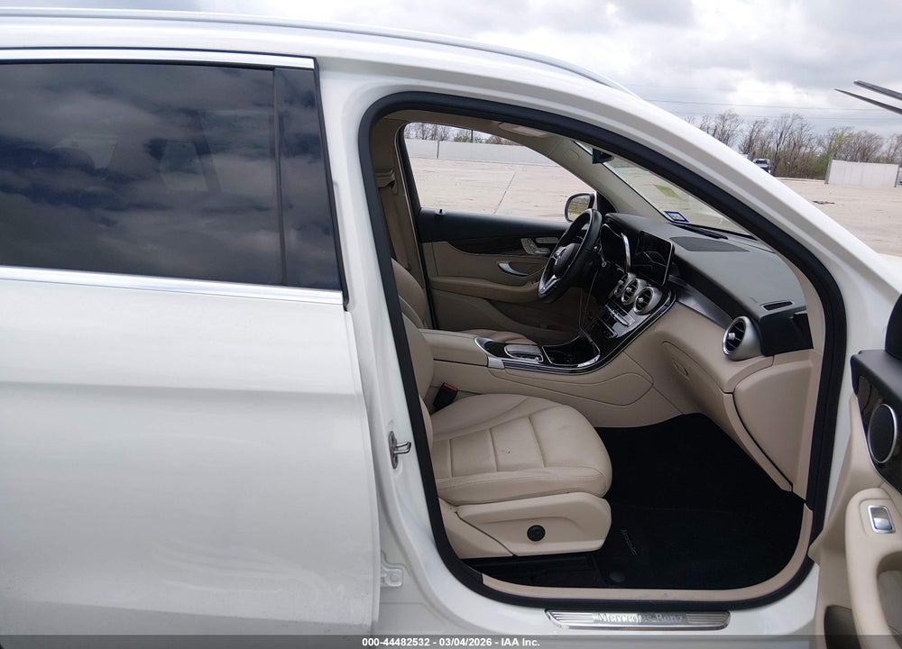 2022 MERCEDES-BENZ GLC 300 SUV VIN: W1N0G8DB2NV332546