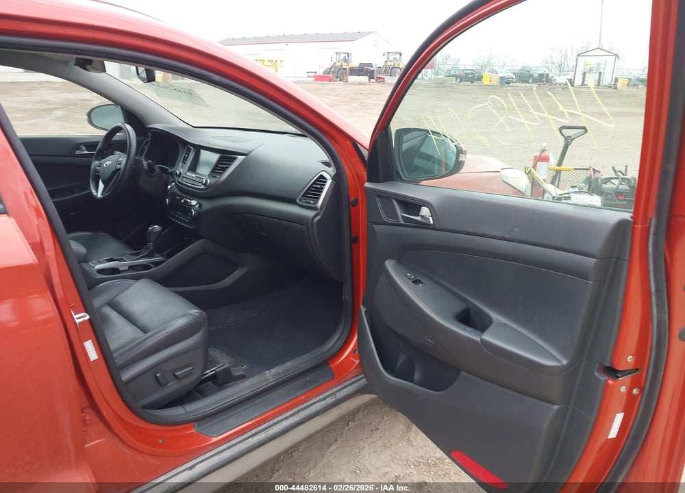 2017 HYUNDAI TUCSON SE PLUS VIN: KM8J3CA47HU448086
