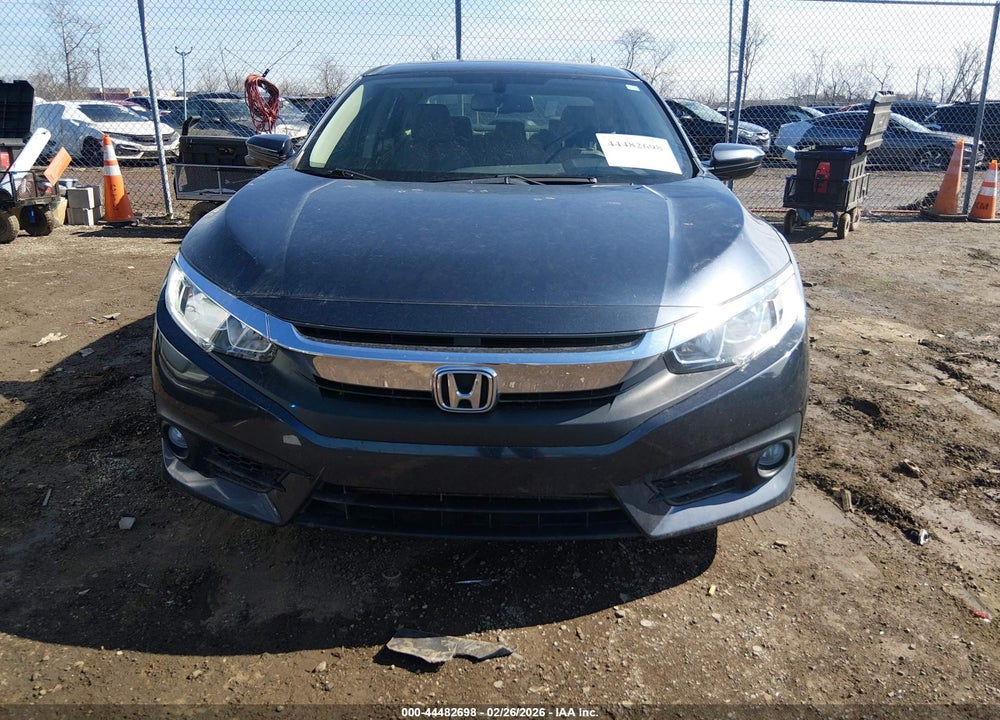 2018 HONDA CIVIC EX-L VIN: JHMFC1F72JX023587