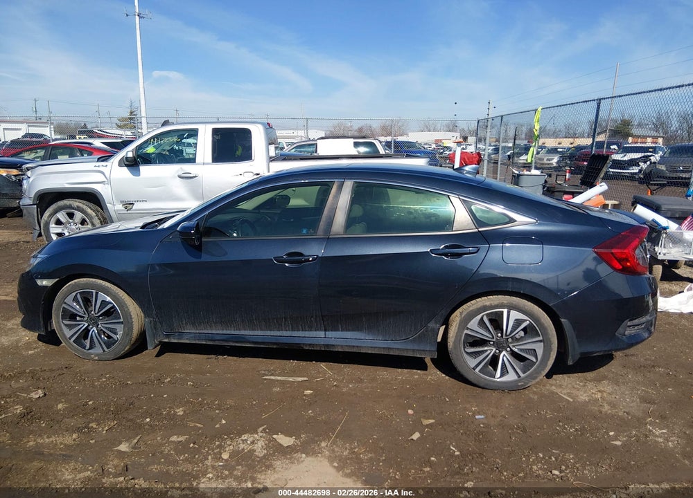 2018 HONDA CIVIC EX-L VIN: JHMFC1F72JX023587