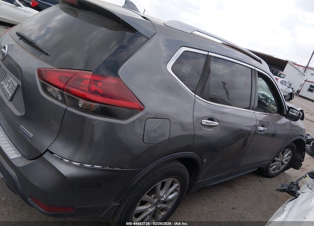2019 NISSAN ROGUE S VIN: 5N1AT2MT8KC797073