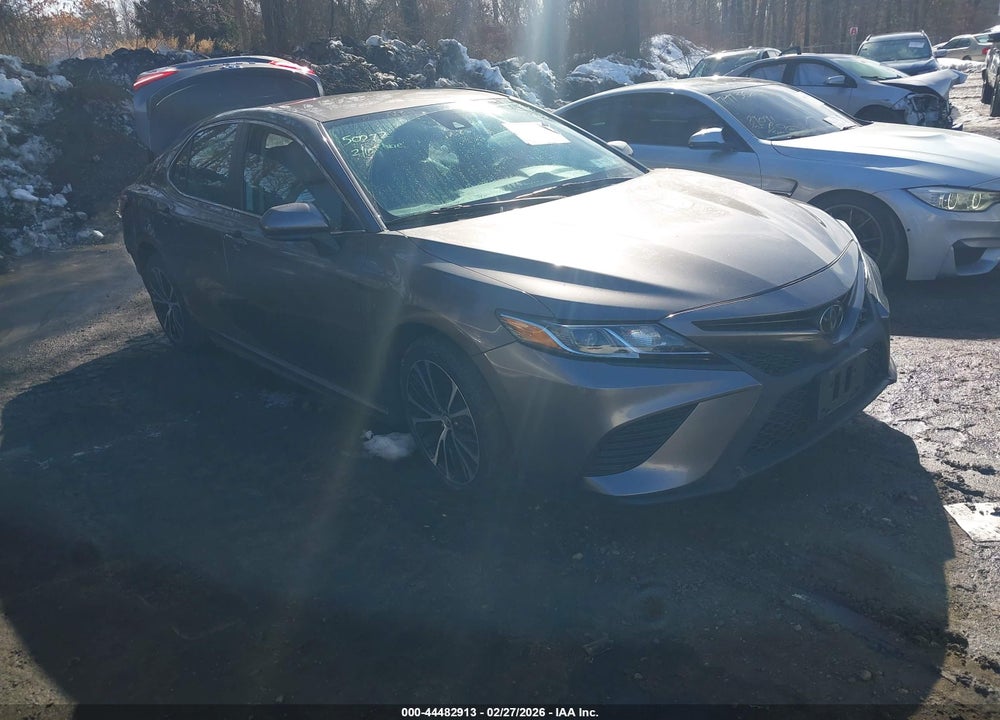2019 TOYOTA CAMRY SE VIN: 4T1B11HK5KU686027