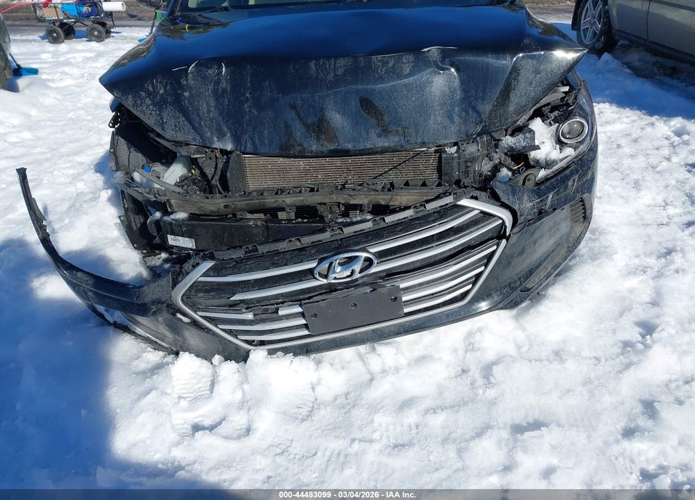 2018 HYUNDAI ELANTRA SEL VIN: 5NPD84LF5JH374268