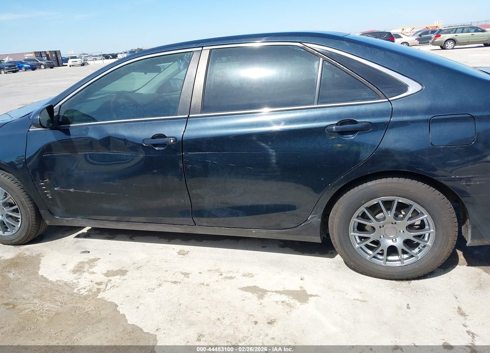 2017 TOYOTA CAMRY LE VIN: 4T1BF1FK5HU644776