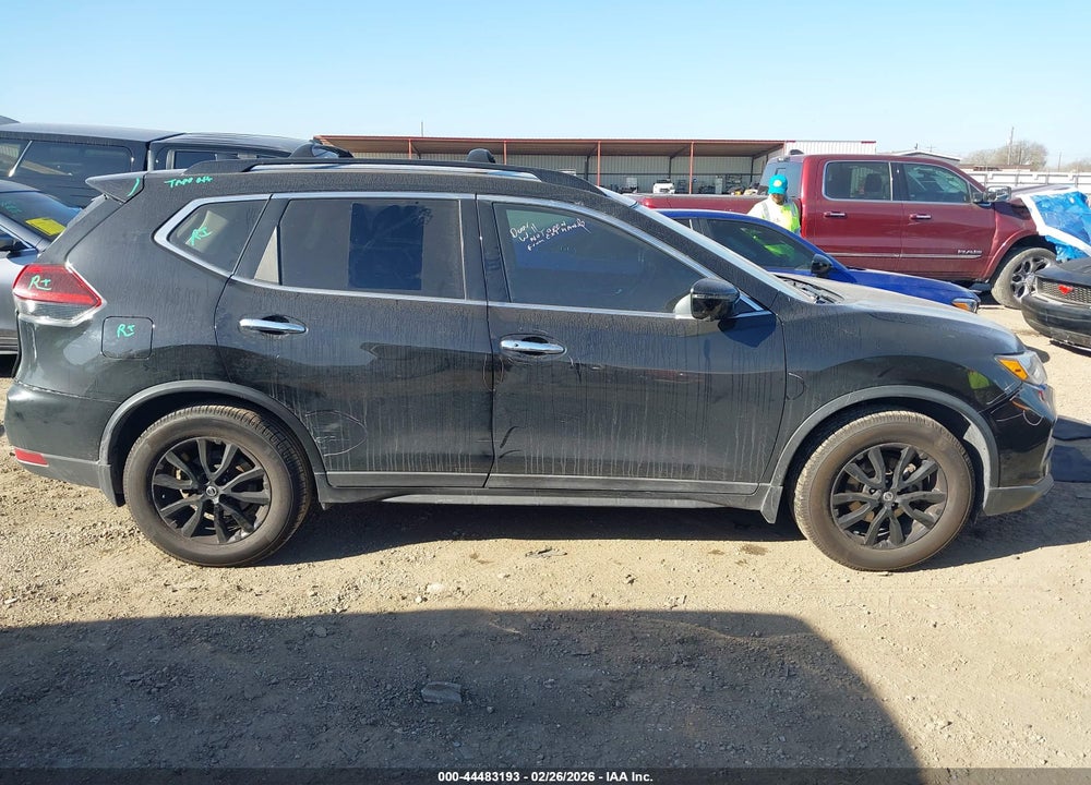 2018 NISSAN ROGUE SV VIN: 5N1AT2MT2JC748661