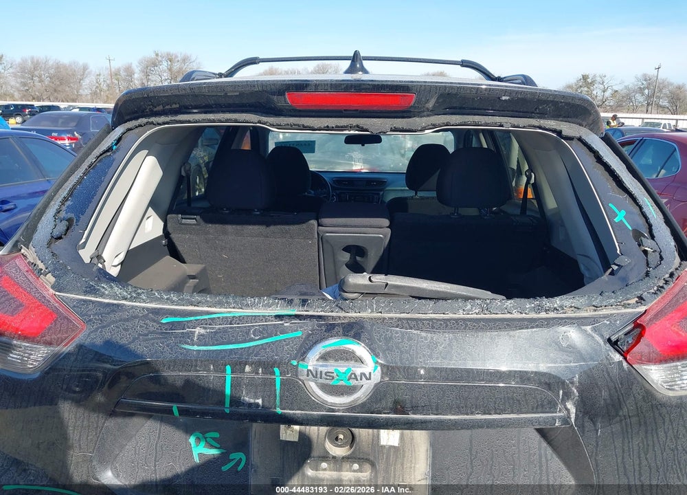 2018 NISSAN ROGUE SV VIN: 5N1AT2MT2JC748661