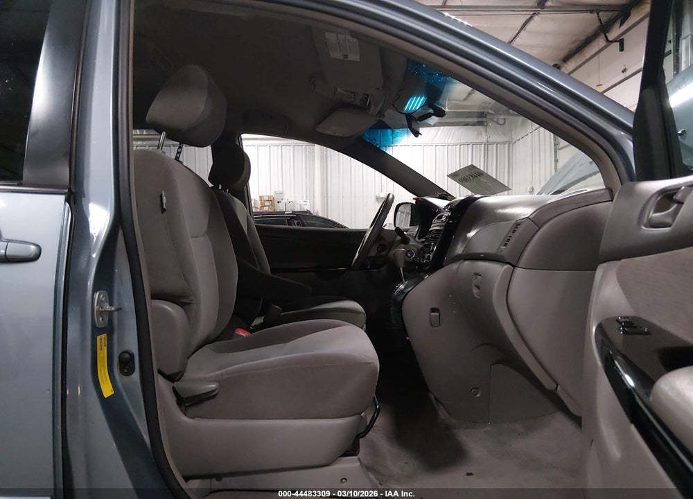 2005 TOYOTA SIENNA LE VIN: 5TDZA23C75S289713