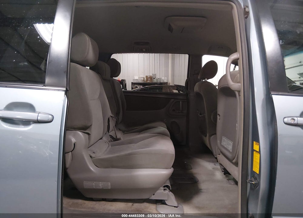 2005 TOYOTA SIENNA LE VIN: 5TDZA23C75S289713