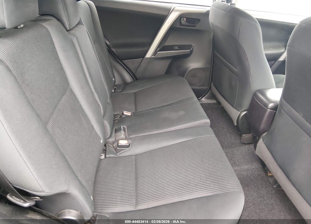 2018 TOYOTA RAV4 LE VIN: 2T3BFREV8JW715380