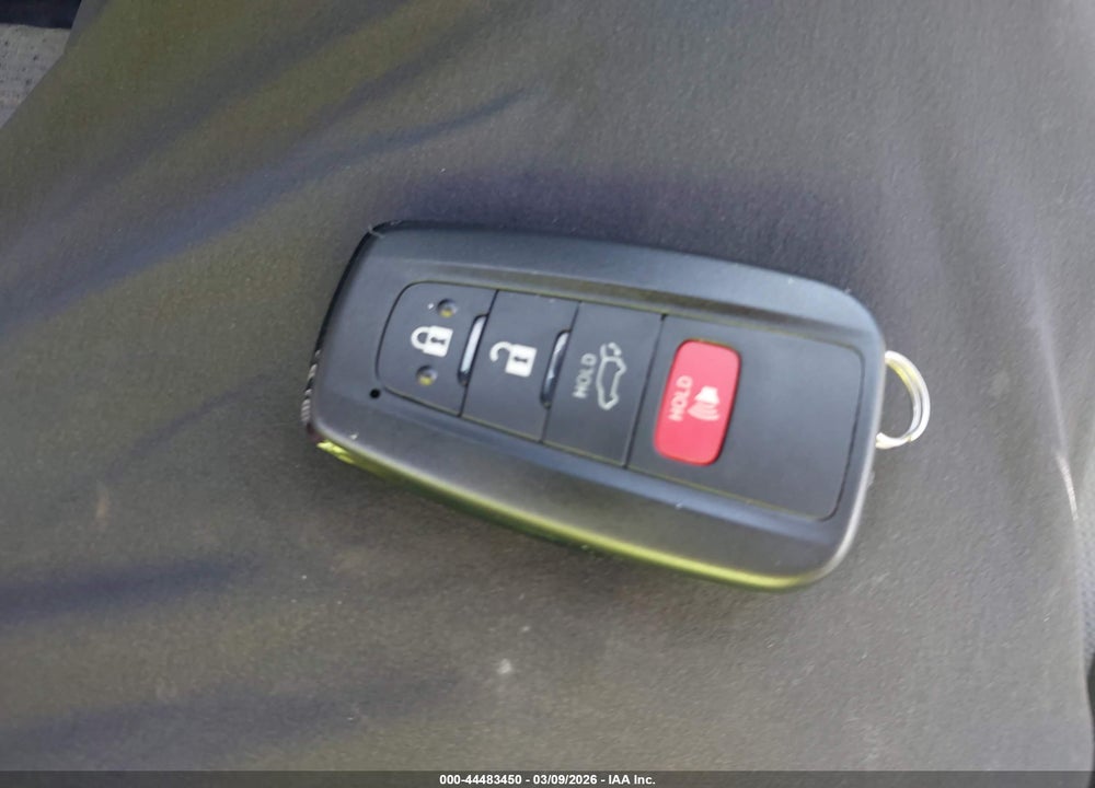 2025 TOYOTA RAV4 HYBRID XLE VIN: 4T3RWRFV1SU210182