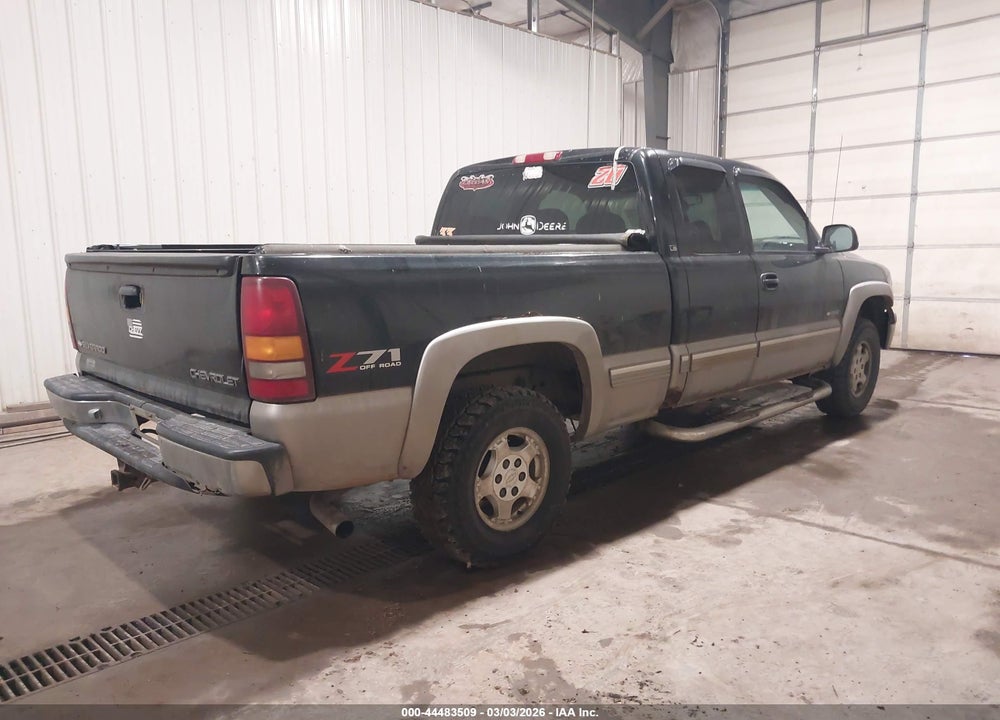 2001 CHEVROLET SILVERADO 1500 LS VIN: 2GCEK19T611324028
