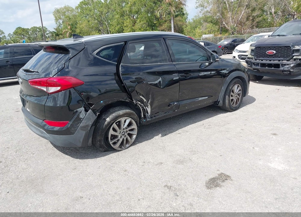 2017 HYUNDAI TUCSON SE PLUS VIN: KM8J33A42HU537838