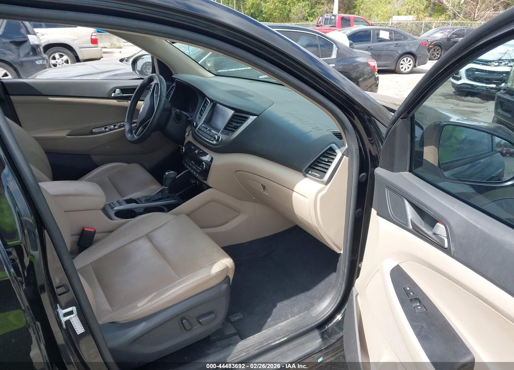 2017 HYUNDAI TUCSON SE PLUS VIN: KM8J33A42HU537838